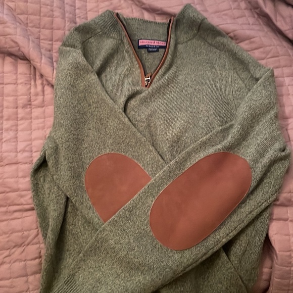 Vineyard Vines Sweater Pullover - Picture 2 of 2